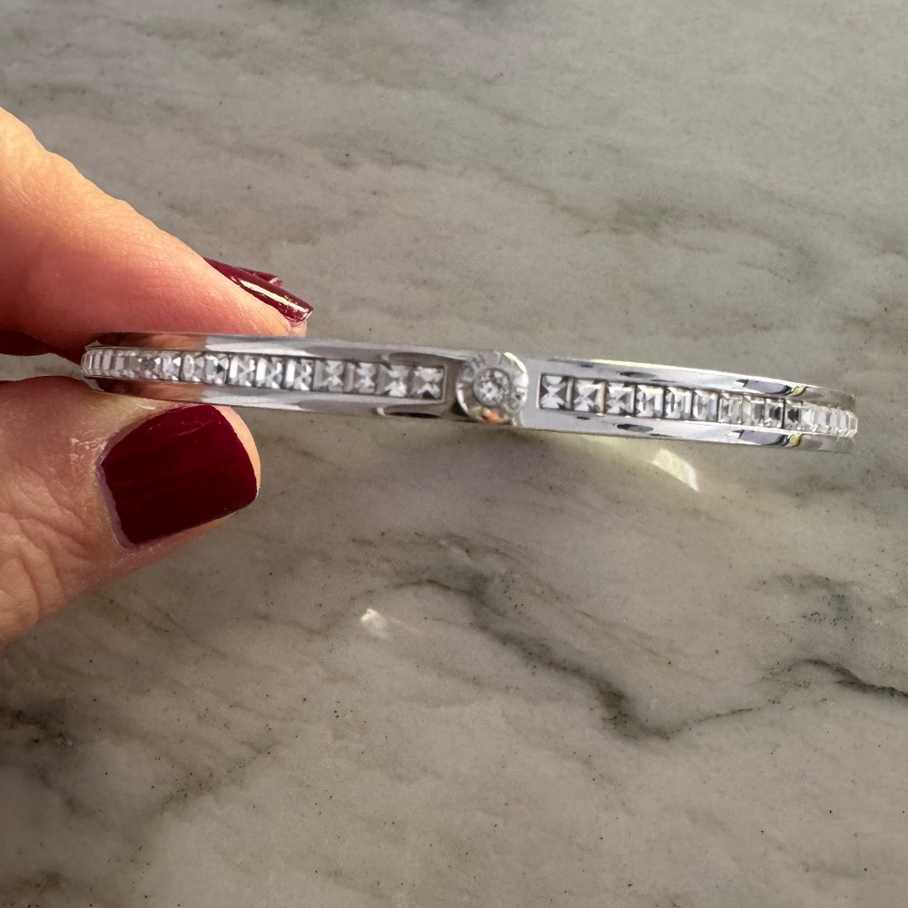 henri bendel new york hinged bangle channel set silver tone bracelet
